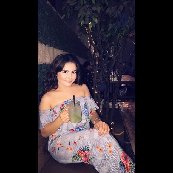 Meet your Posher, Martina - Picture 1 of 1